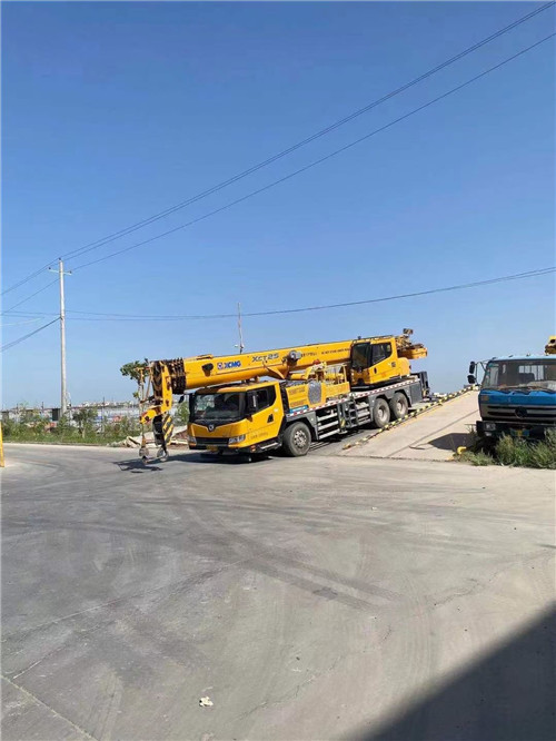 嵩明县吊车作业时，可能会产生哪些额外收费项目？