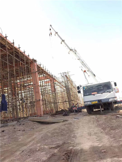 嵩明县吊车作业的安全注意事项有哪些？